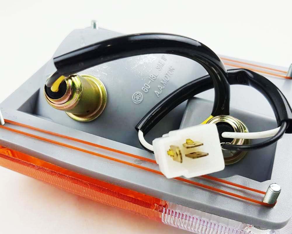 Front Corner Turn Signal Lights For Toyota Land Cruiser FJ60 HJ60 FJ65 BJ60 BJ61