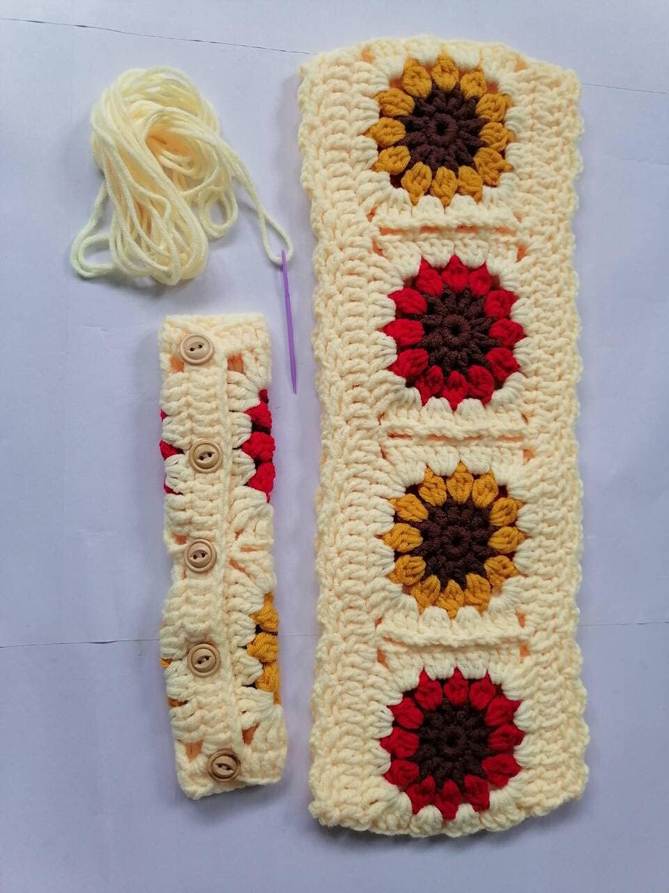 YDMZZB Crochet Sunflower Steering Wheel Cover,Seat Belt Cover(Steering Wheel Cover+1 Belt Cover)