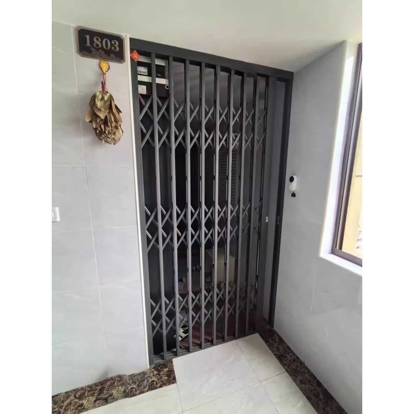 Barras de seguridad plegables para ventanas y puertas correderas, diseño de bloqueo resistente para mejorar la seguridad del hogar y el apartamento