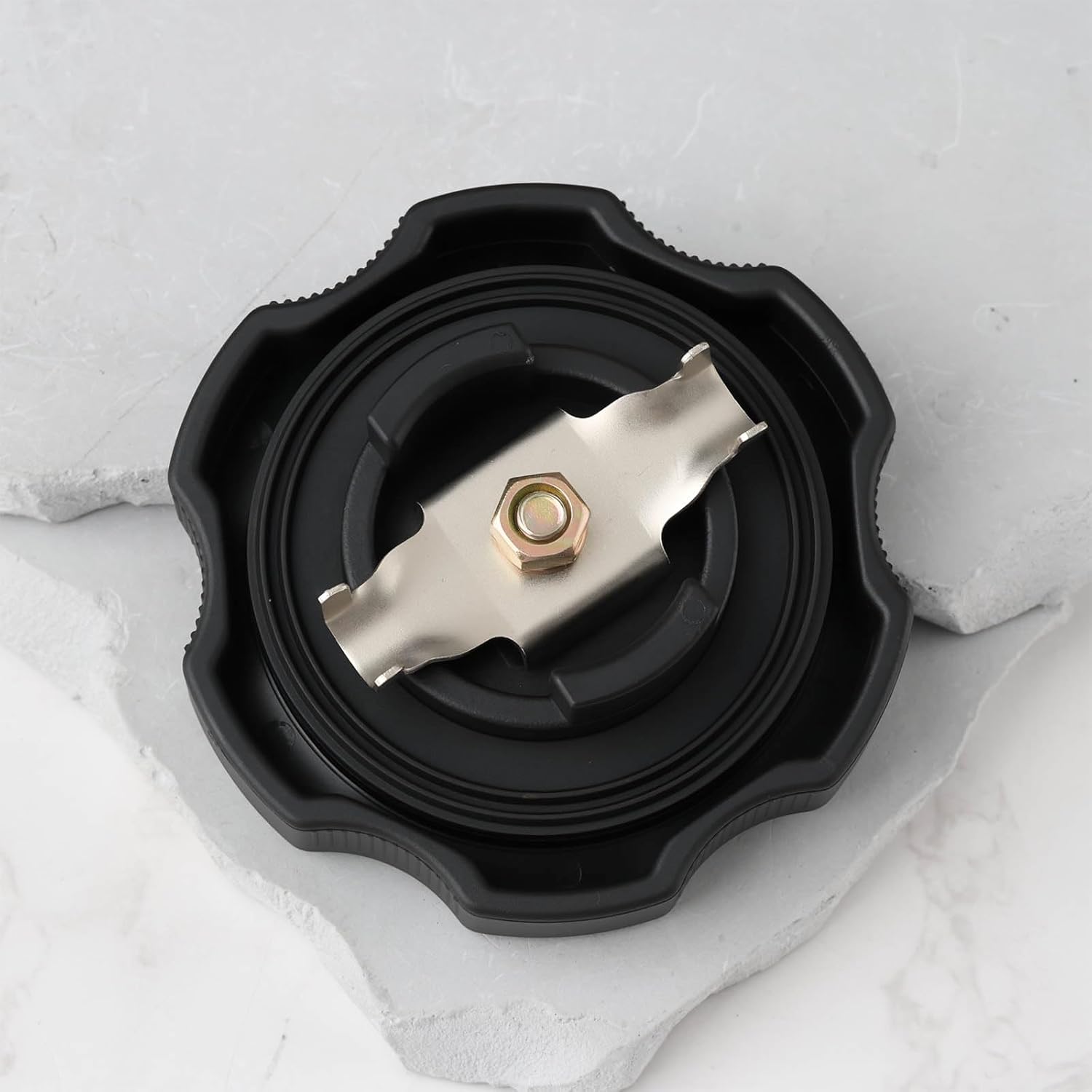 Engine Oil Filler Cap MD132260 1250A015 Compatible with Mitsubishi L200 K74 2.5TD 1996-2007