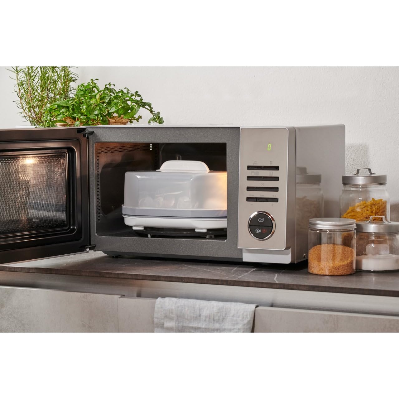 Chicco, Stérilisateur de Biberons, Stérilisateur Électrique, Tire-lait et Tétine, Avec 3 Configurations et Arrêt Automatique, Adapté au Micro-Ondes, pour Stériliser jusqu'à 6 Biberons de 330 ml, Blanc