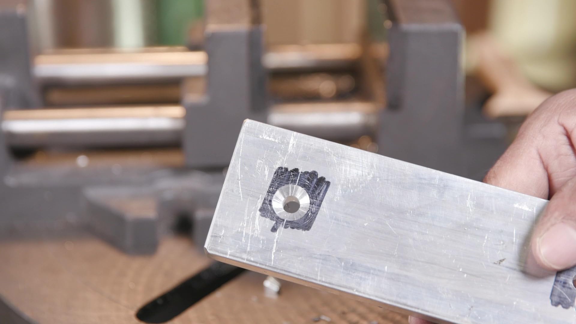 Drill America DEWCHAT seria szybkotnąca ze stali szybkotnącej, 6 rowków, średnica chwytu 1/2", rozmiar 1,7 cm, kąt 82 stopni (opakowanie 1)