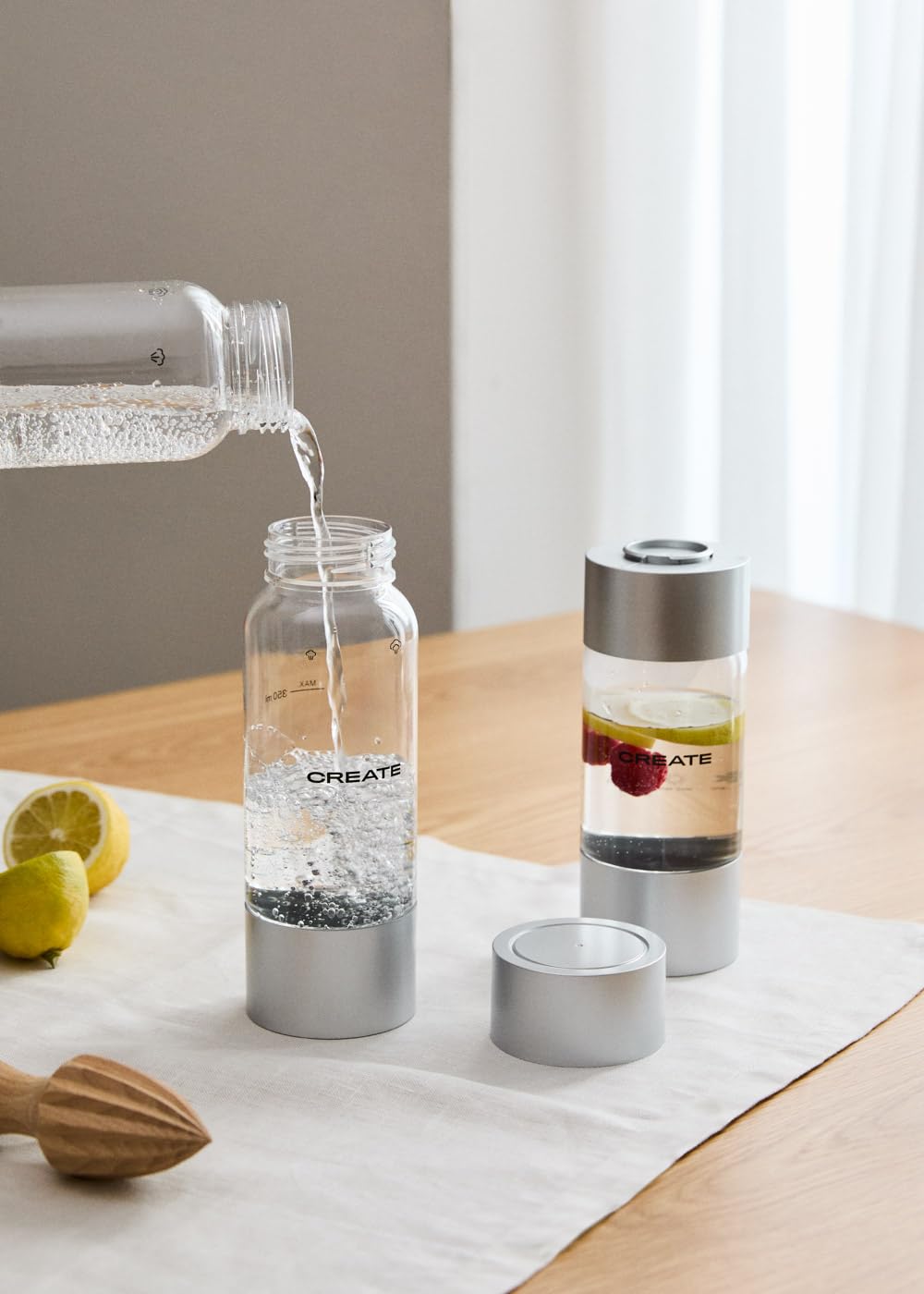 CREATE SODA MAKER STUDIO / 1L CHROM + DOPPELFLASCHE 500ml + 350ml / KEINE CO2-Zylinder, BPA freie Flasche