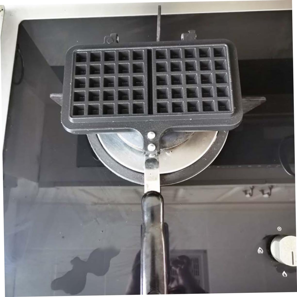 Sandwichmaker Gasherd Waffeleisen aus Gusseisen Hitzebeständig und Leicht zu Reinigen Kreative Waffeleisenform für Selbstgemacht Backzubehör in Schwarz