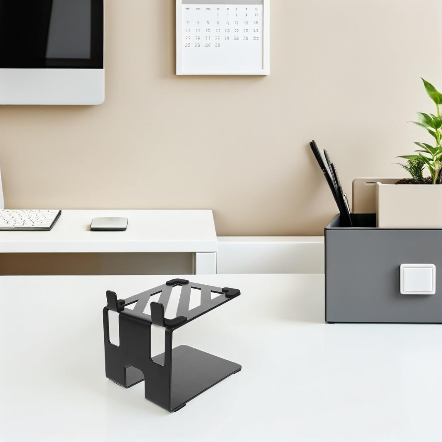 Desktop Metal Speaker Stand with Shock Absorption Silicone Edge Protector 18.5x13x14cm Speaker Holder for Gaming PC and Bookshelf Audio for Studio Monitors