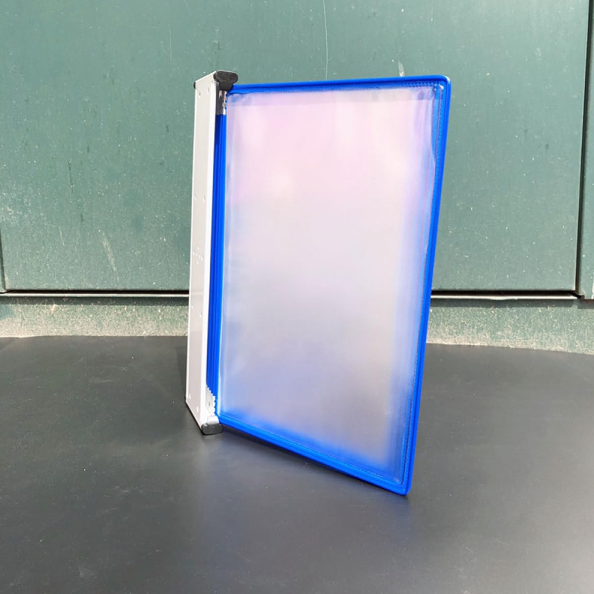 Wandhängender Aktenhalter Blau aus Pvc und Metall 10-seitiger Organizer zum Aufhängen für Akten und Bücher im Büro und Zuhause