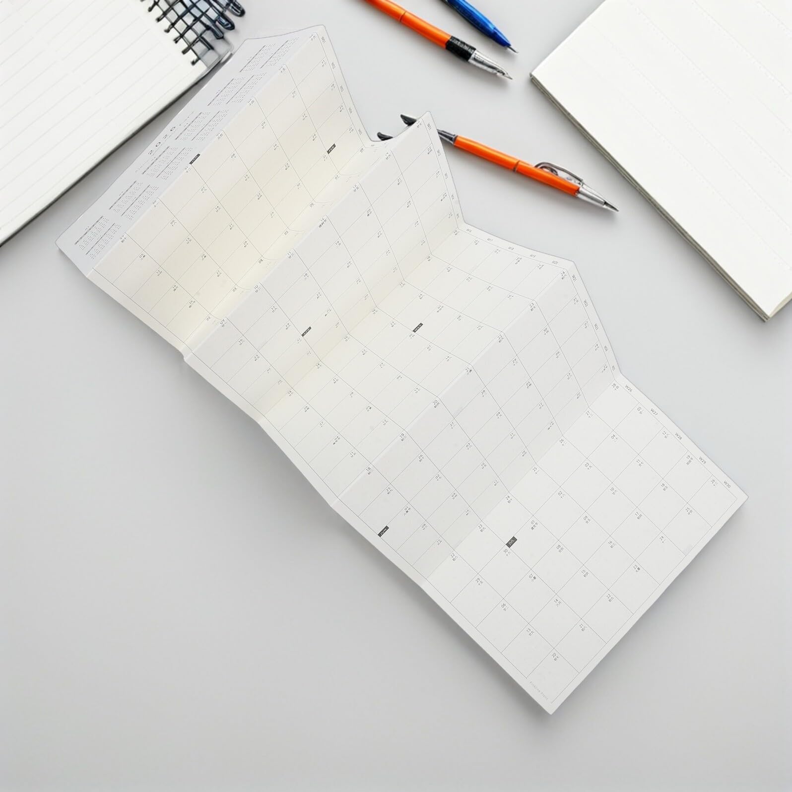Recambios de Agenda Diaria A6 2026, Inserciones de Calendario Anual Plegables de 7 Pliegues, Papel para Planificador con 6 Agujeros, Pack 4 Hojas para Organización y
