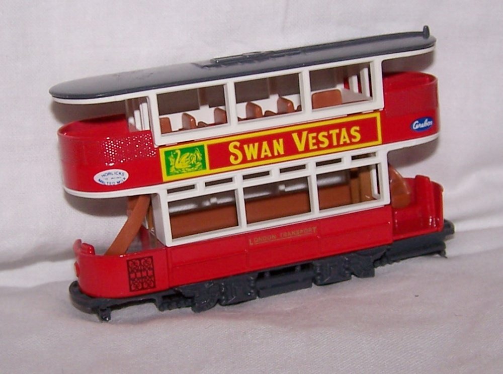 Swan Vestas Y-15 Preston Tramcar Model, Red Metal or Plastic Realistic Tabletop Collectible Miniature Tramcar with Display Stand/Box