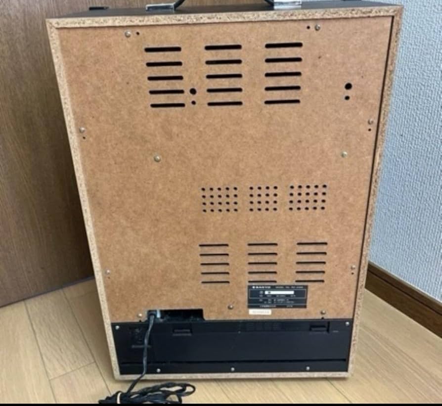 カラオケ機器　8トラテープ付 カラオケは歌いやすくなった!?】8トラ、レーザーディスク、通信