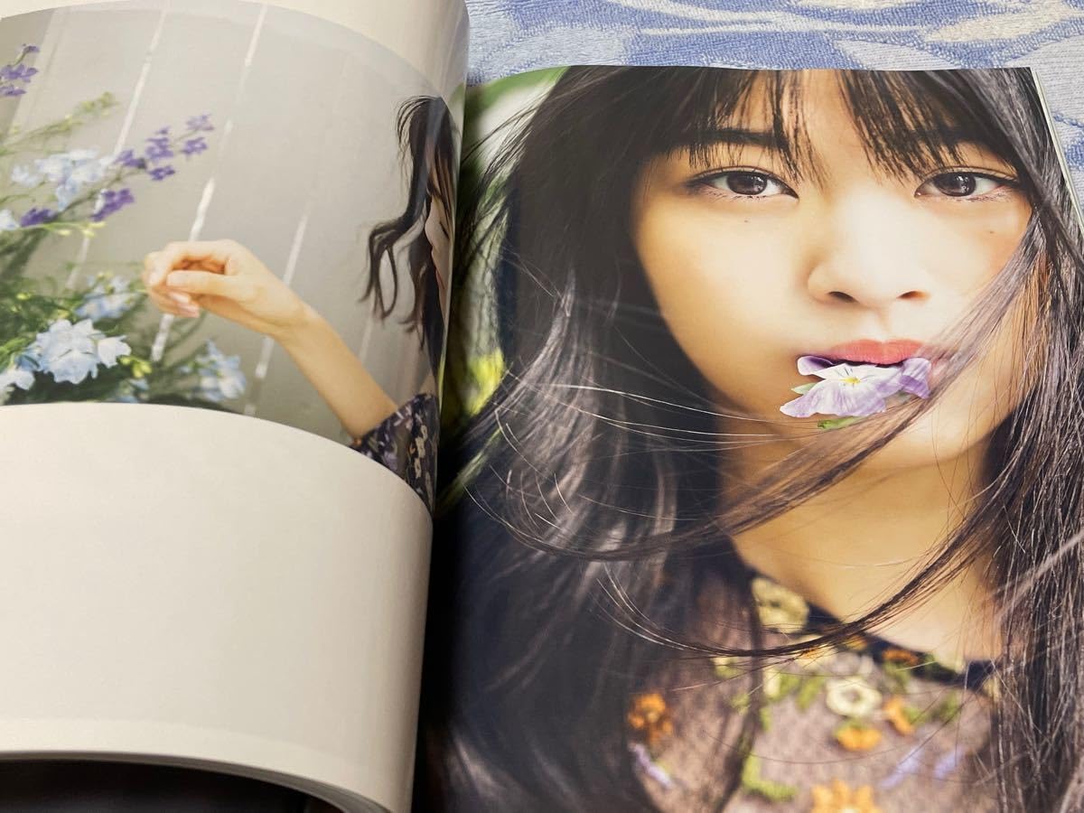 Amazon.co.jp: 21人の未完成 欅坂46ファースト写真集 平手友梨奈