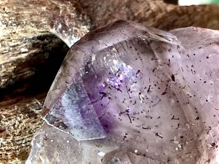 セイクリッドセブン✨レインボー　アメジスト　ラフストーン　原石 Amazon.co.jp: セイクリッドセブンレインボー アメジスト ラフストーン