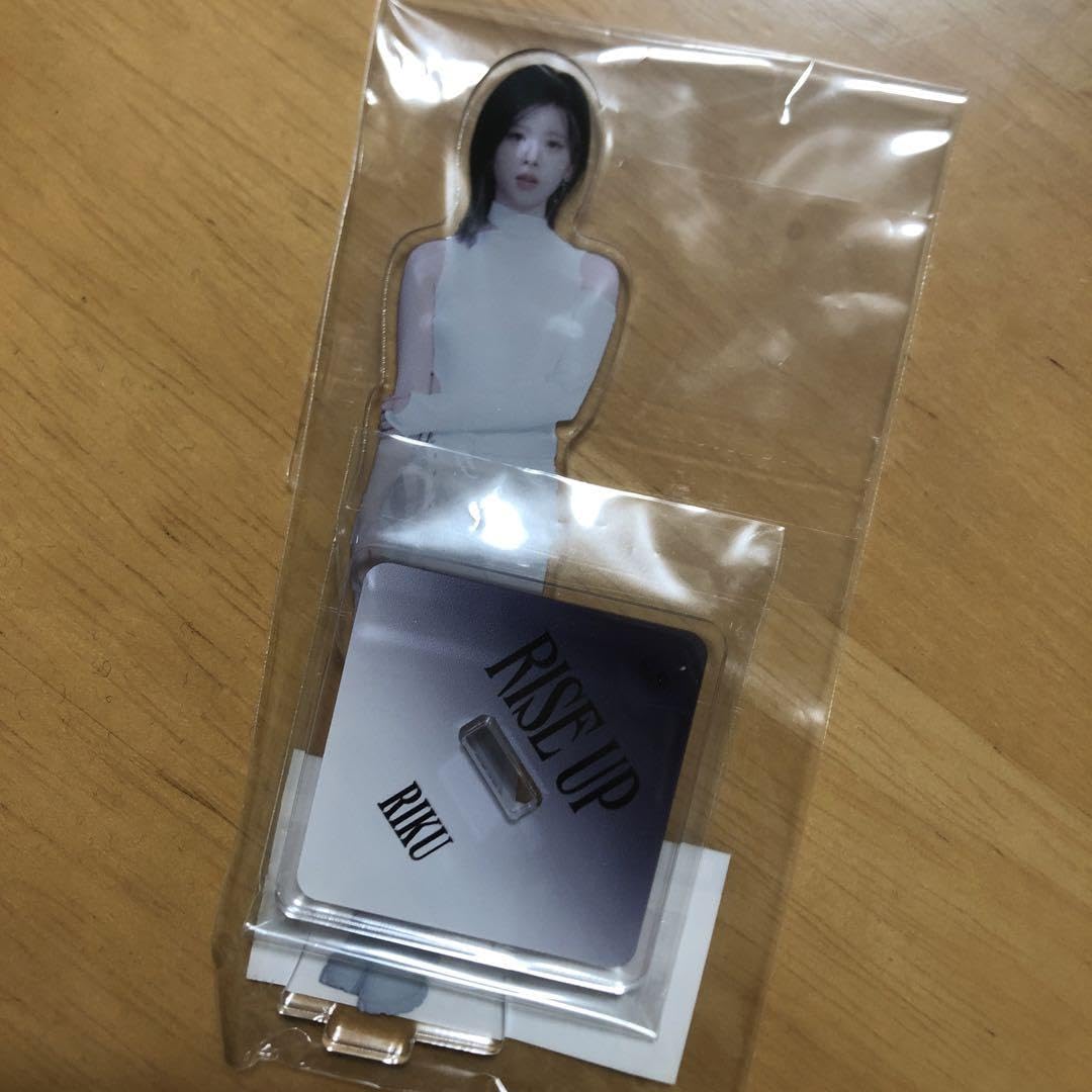 NiziU アクリルスタンド　アクスタ　RISE UP Amazon.co.jp: NiziU RISE UP アクスタ アクリルスタンド リク : おもちゃ
