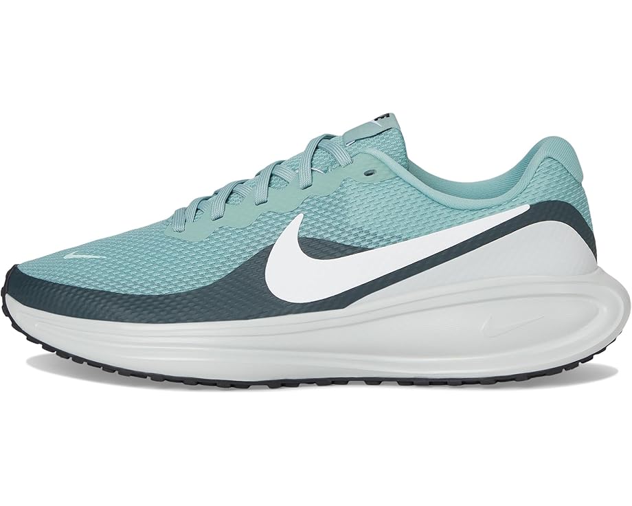 Nike Revolution 8 - Left View