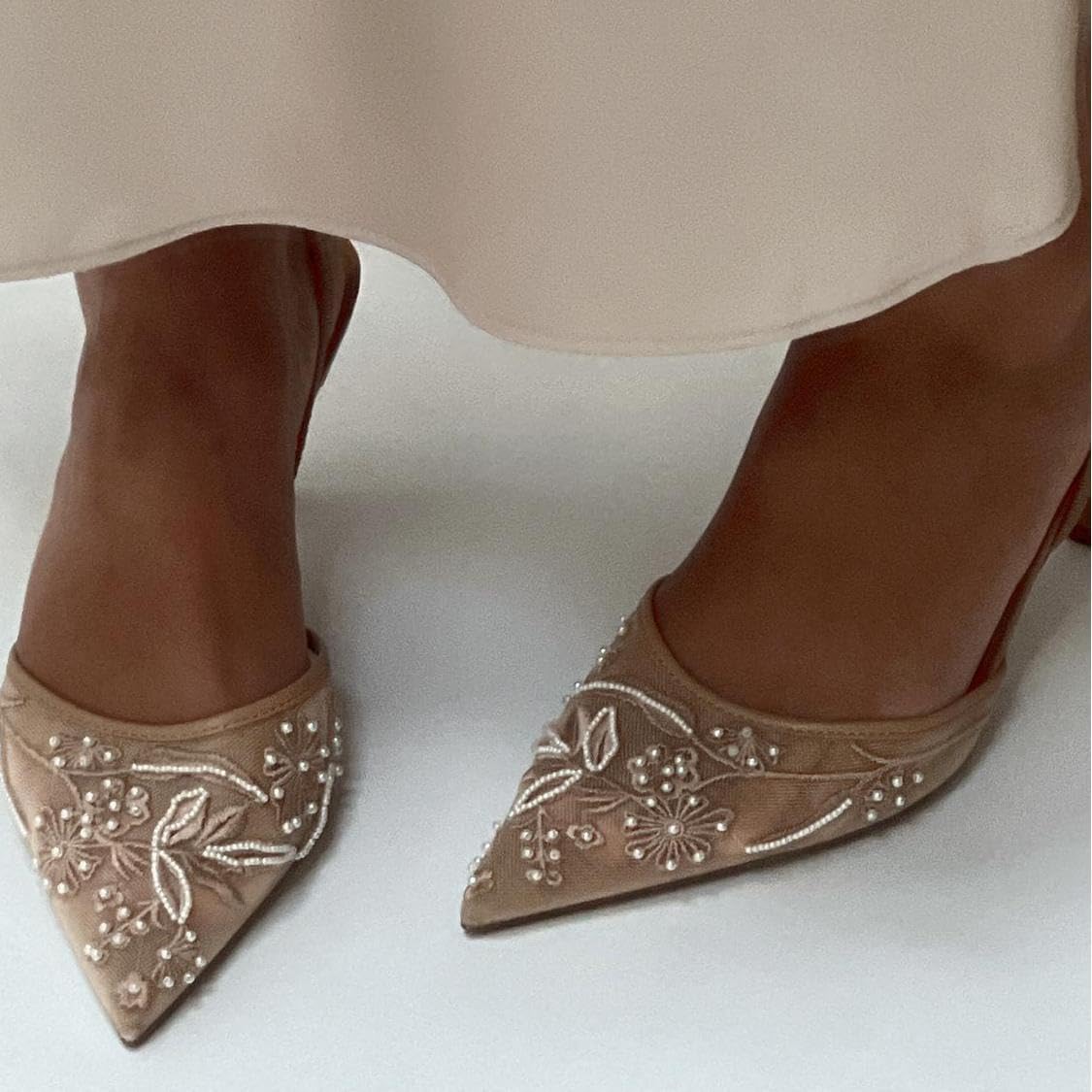 Women's Mesh Floral Embroidered Slingback Heels with Pearl Studded Pointed Toe Lace Heeled Sandals Backless Slip On Kitten Heel Pumps Wedding Party Shoes