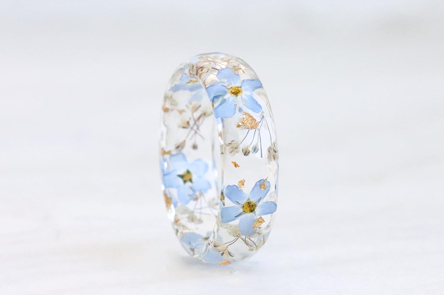 Resin Ring with Dried Forget Me Not and Gypsophila Flowers, Blue Floral Ring, Faceted Band, Botanical Jewelry