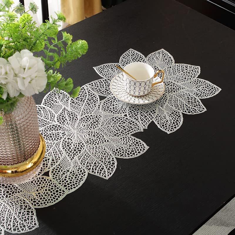 Chemin de table antidérapant argenté lotus en PVC ajouré pour repas de fête