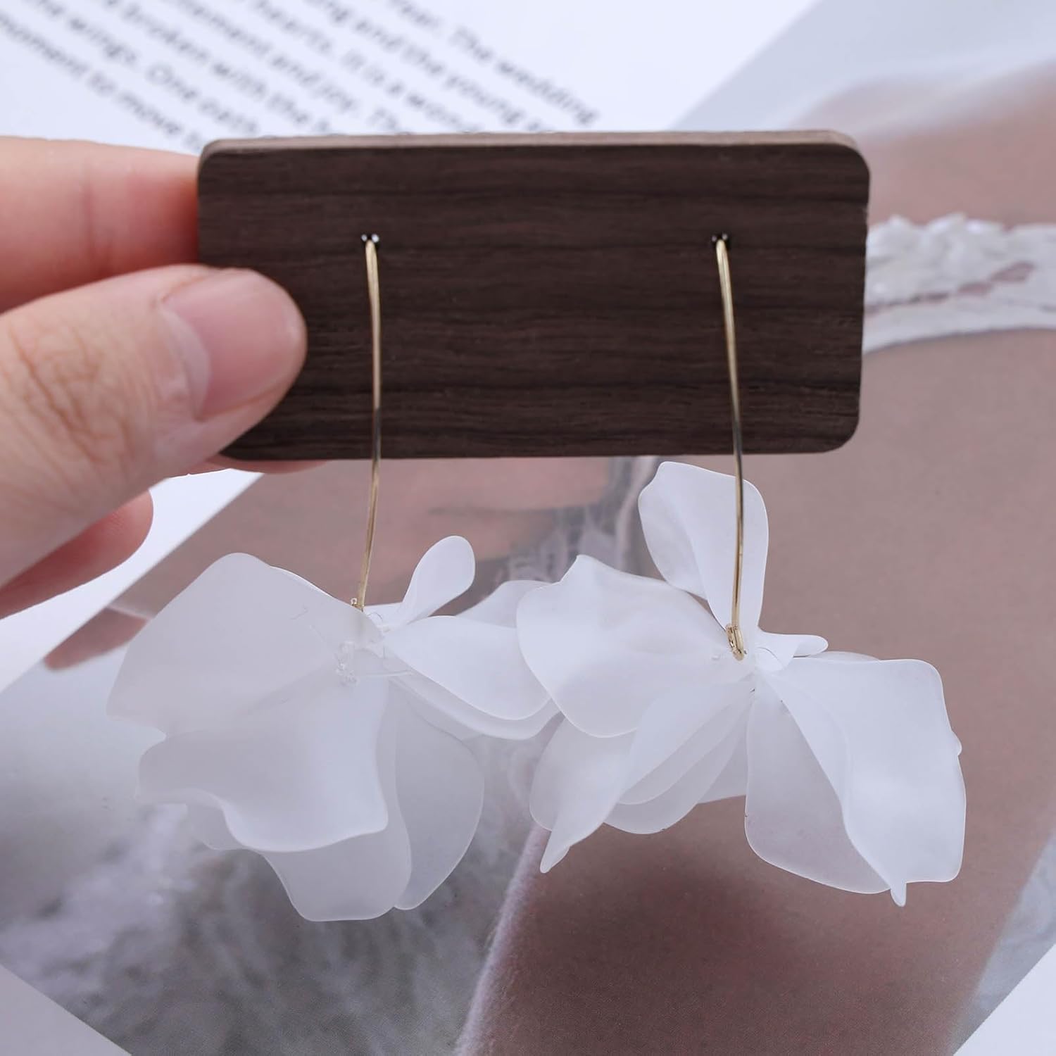 Bohemian Large Acrylic Flower Dangle Earrings White Petal Drop Earrings Resin Floral Long Earrings Floral Statement Earrings Bridal Wedding Earrings Jewelry for Women - Image 3