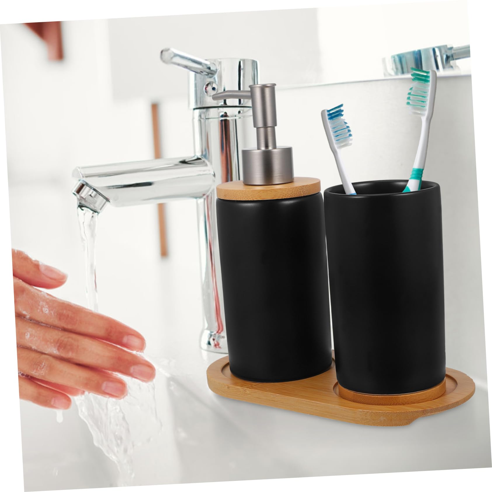 1 Satz Schwarzes Keramik Badezimmer Accessoire Satz mit Bambus | Zahnbürstenhalter und Seifenspender, Becher ca 350ml, Flasche ca 430ml, Schlichtes Klassisches Design