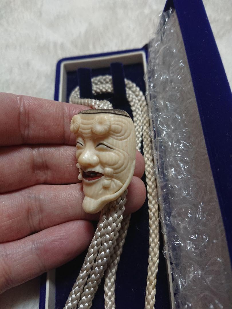 工芸品 昭和 翁 老人 仙人 根付 銘有り 彫刻 置物 天然素材 工芸品 昭和 翁 老人 仙人 根付 銘有り 彫刻 置物 天然素材