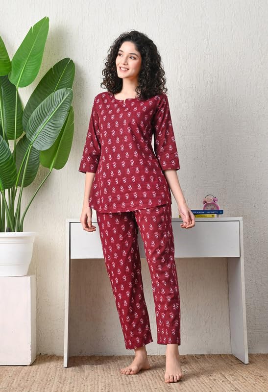 Image of Ichaa Women's Cotton Printed Round-Neck Night Suit Set with Pocket