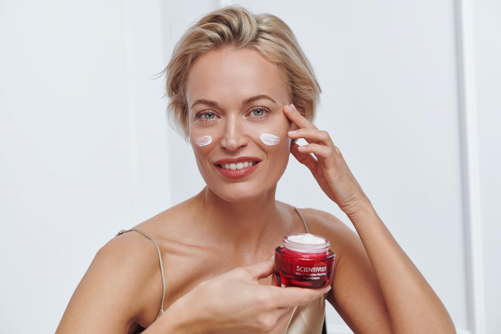 Dr Irena Eris Crema de noche nutritiva y constructiva, 50 ml