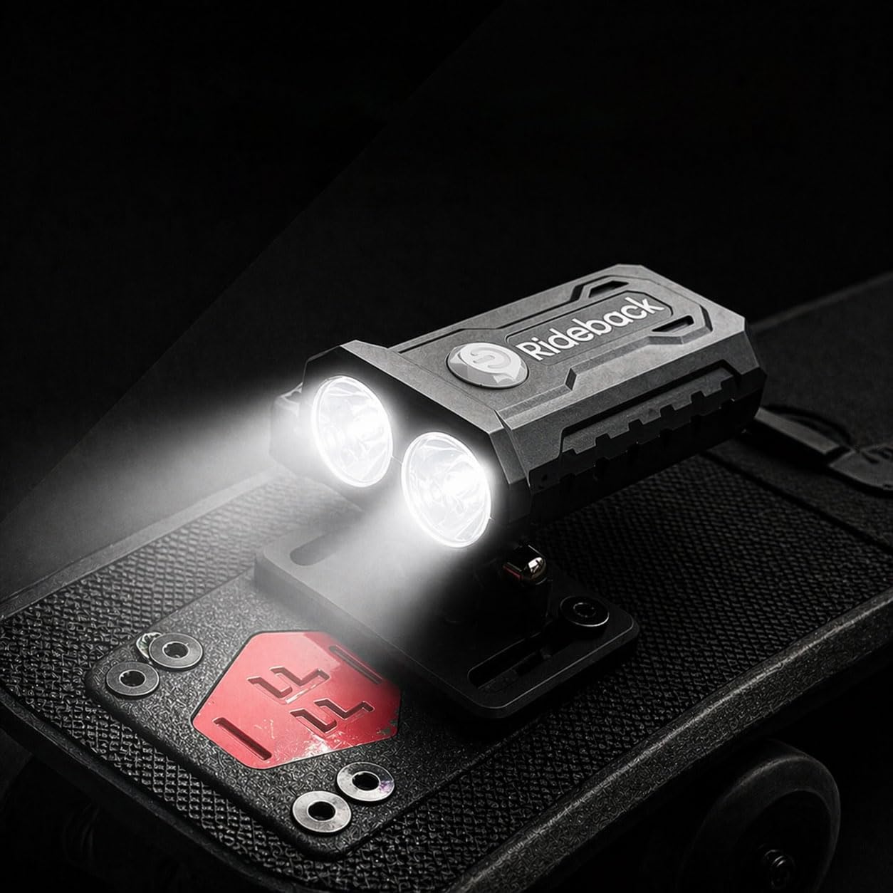 Luci per skateboard, a doppio fascio con supporto a sgancio rapido, visibilità di 30 m, ricaricabile tramite USB, progettata per la guida notturna, luce LED per casco, skateboard, biciclette, scooter