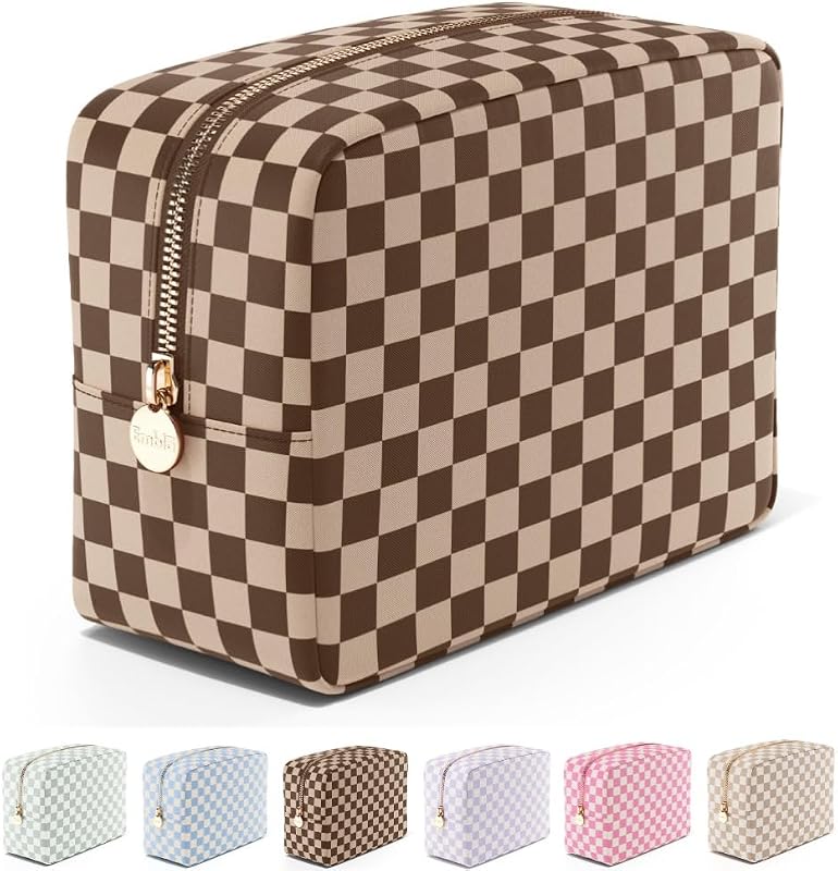 Necessaire de maquiagem Embla em nylon resistente à água com zíper, padrão xadrez Chocolate Sand, 1 unidade