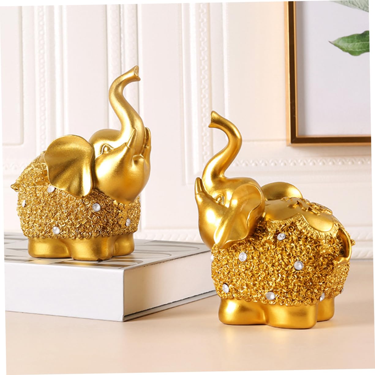 Scultura di Elefante in Resina Dorata 2 Pezzi Base Piatta e Lavorazione Fine, Ornamento Decorativo per Interni e Scrivania, per Inaugurazioni e Arredamento Casa