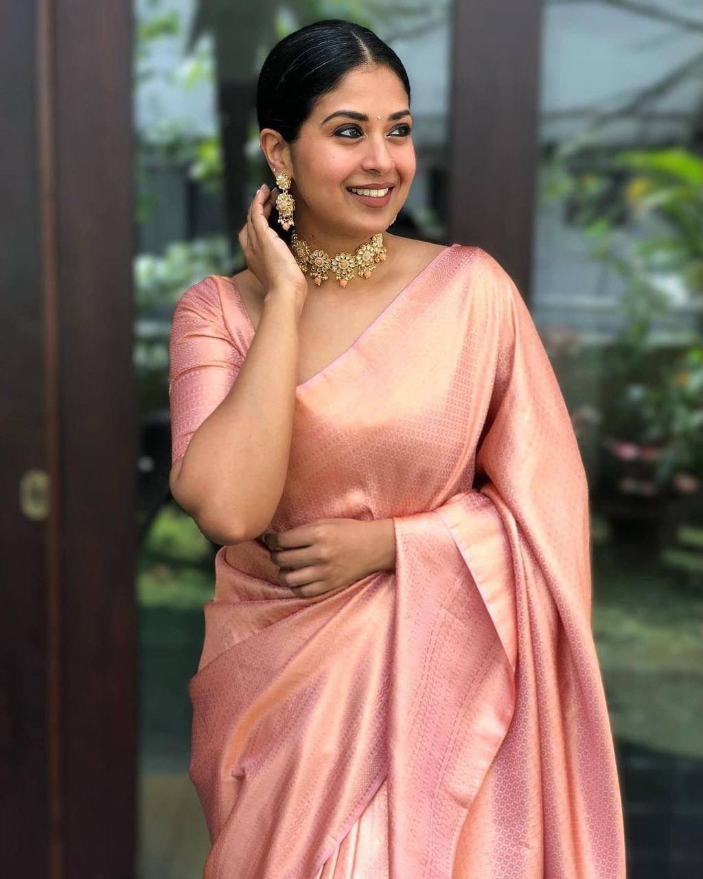 Flosive Women's Present Banarasi Soft Lichi Silk Saree Beautiful Jacquard Rich Pallu Design Work Zari Woven Kanjivaram Silk Style Saree With Soft Lichi Silk Blouse Piece (D Pink) 1