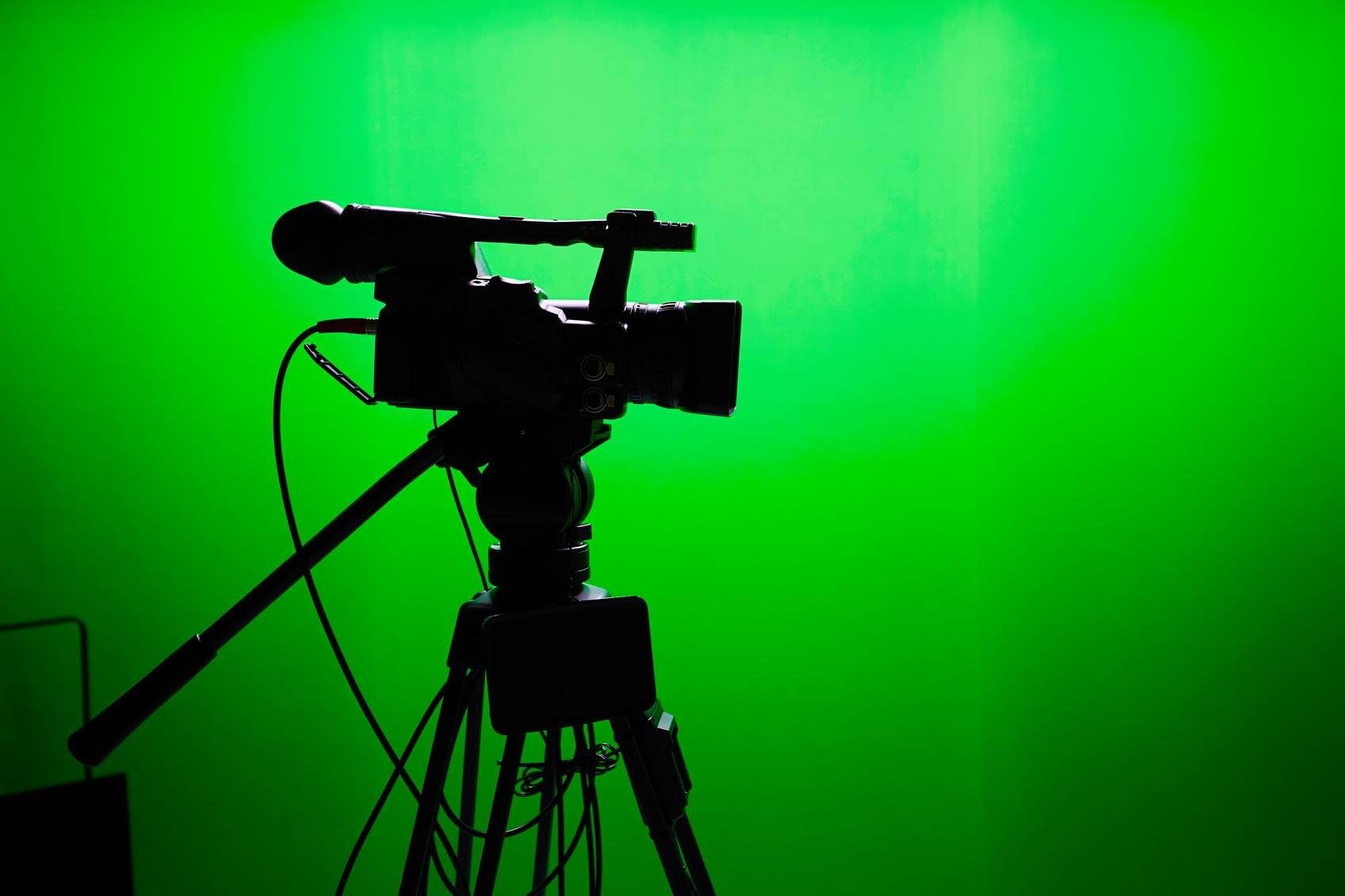 Removable Solid Wallpaper - Peel and Stick Paint - 23.5 inches Wide by 32 feet Long Roll (Green Screen)