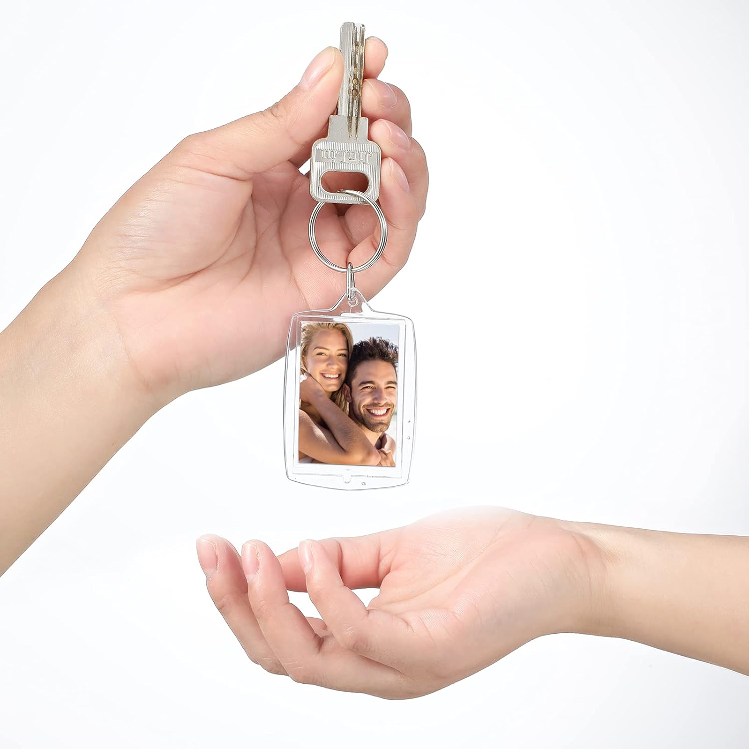 MTLEE 150 Pcs Photo Insert Keychain Clear Acrylic Picture Keychains Picture Frame Blank Photo Insert Keyring
