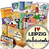 WEITERE PRÄSENTKÖRBE: Bei uns gibt es viele weitere Ideen für DDR-Präsentkörbe gefüllt mit Ostprodukten. Wir bieten Ihnen eine außergewöhnliche Geschenkidee für jeden 