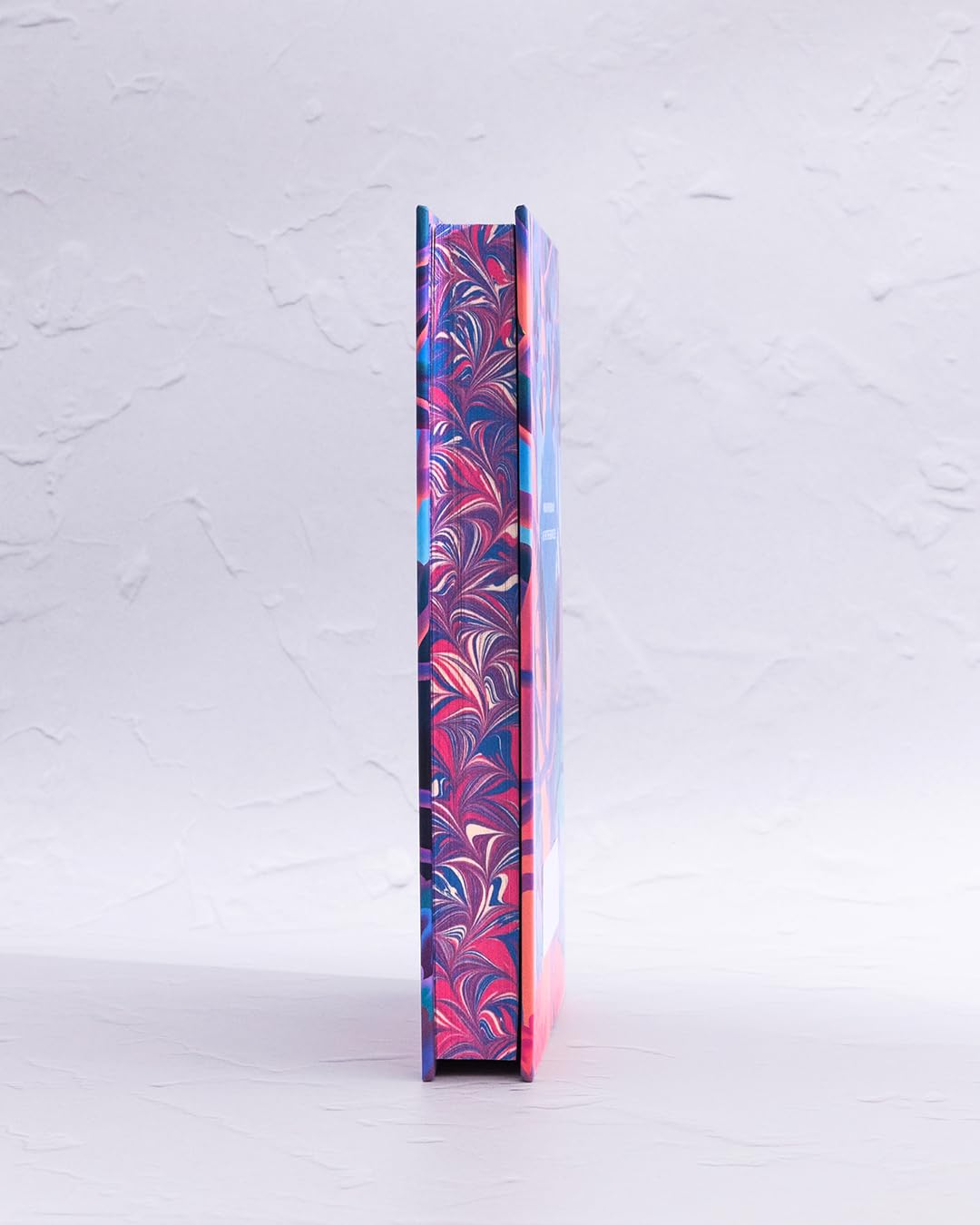 Alice's Adventures in Wonderland and Through the Looking Glass: A sprayed edge gift edition of Carroll's magical classic with marbled endpapers, ... and ribbon (Vintage Collector's Classics)