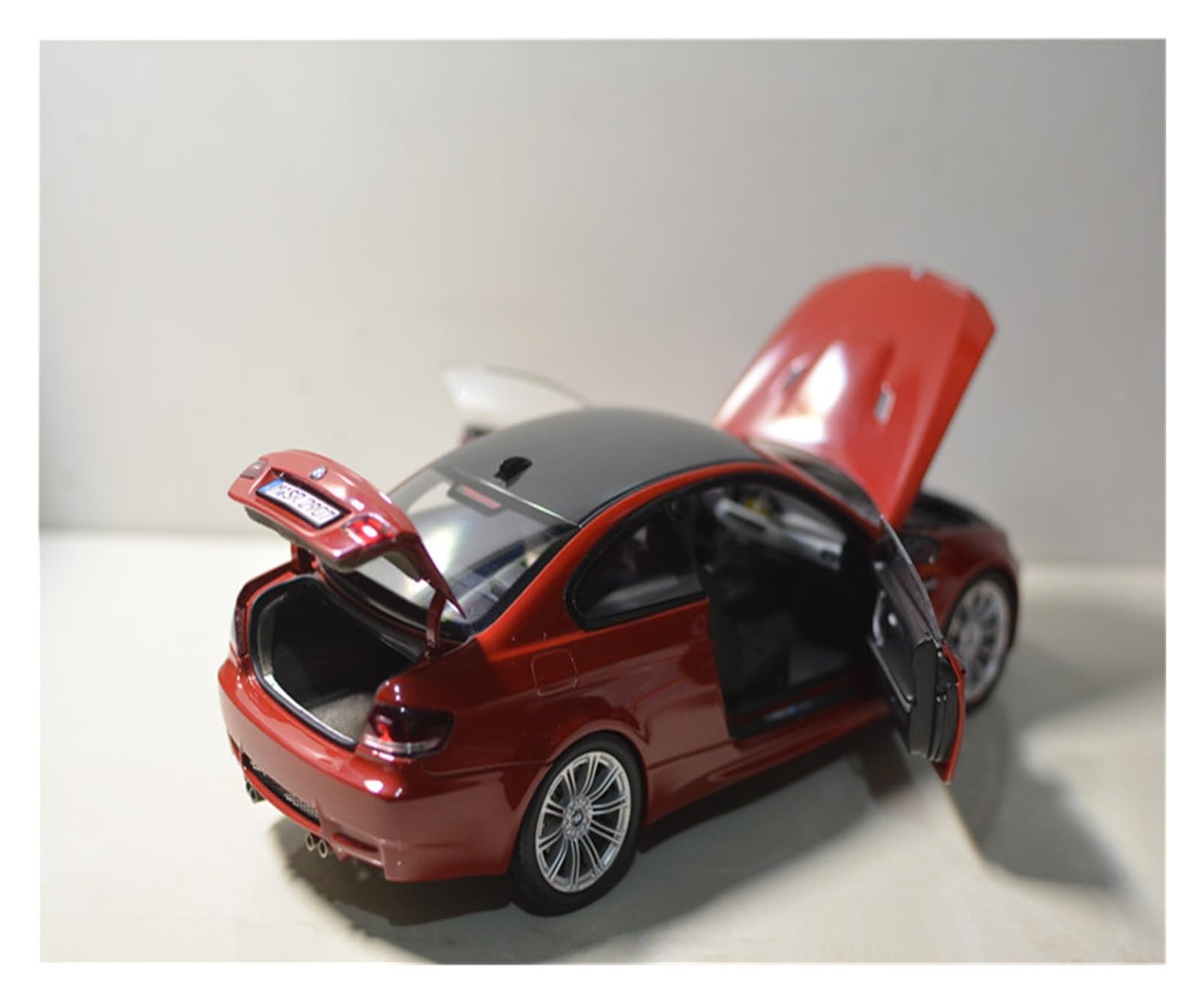 Metallo Scala Replica 1 18 Per BMW M3 Coupé E92 Rossa Modello Da Collezione In Scala Grande Pressofuso Espositore Per Auto Hobby Veicoli Giochi Set