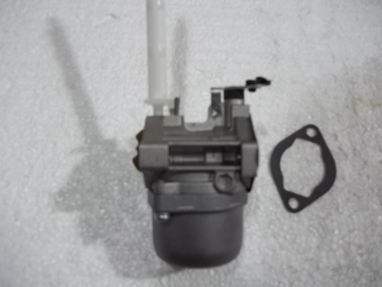 Briggs & Stratton 796122 Carburetor Replaces 794593/793161/696737