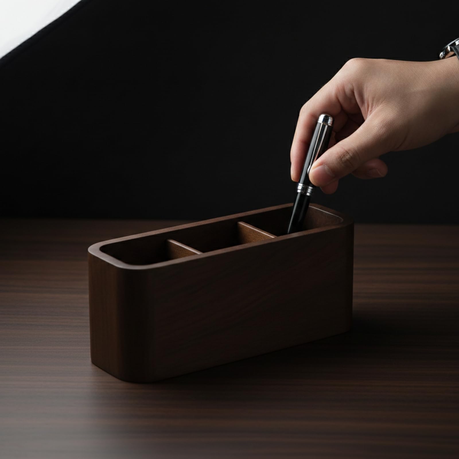 Yajuyi Portapenne da Scrivania Organizer Ufficio Cassetta Portaoggetti Contenitore con Scomparti Design Compatto in Legno per Gestire Disordine Quotidiano, 3 Scomparti, style to 3