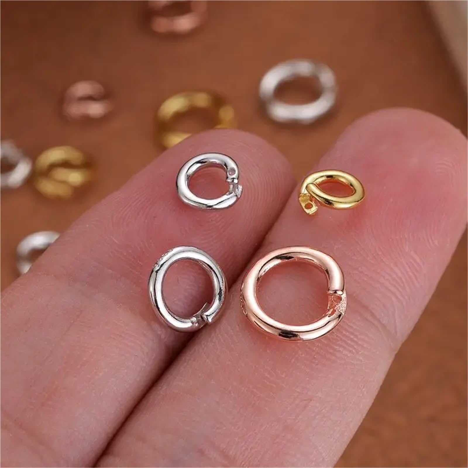 Geschlossene Biegeringe 12 Stück, silberfarbene Biegeringe mit Verriegelung für Schmuck (10 mm)