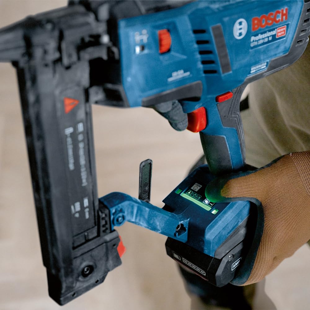 Bosch Professional 18V System Graffatrice per legno a batteria GTH 18V-38 M (motore brushless, modalità di attivazione singola e a contatto, incl. L-BOXX, senza batteria/caricabatteria)