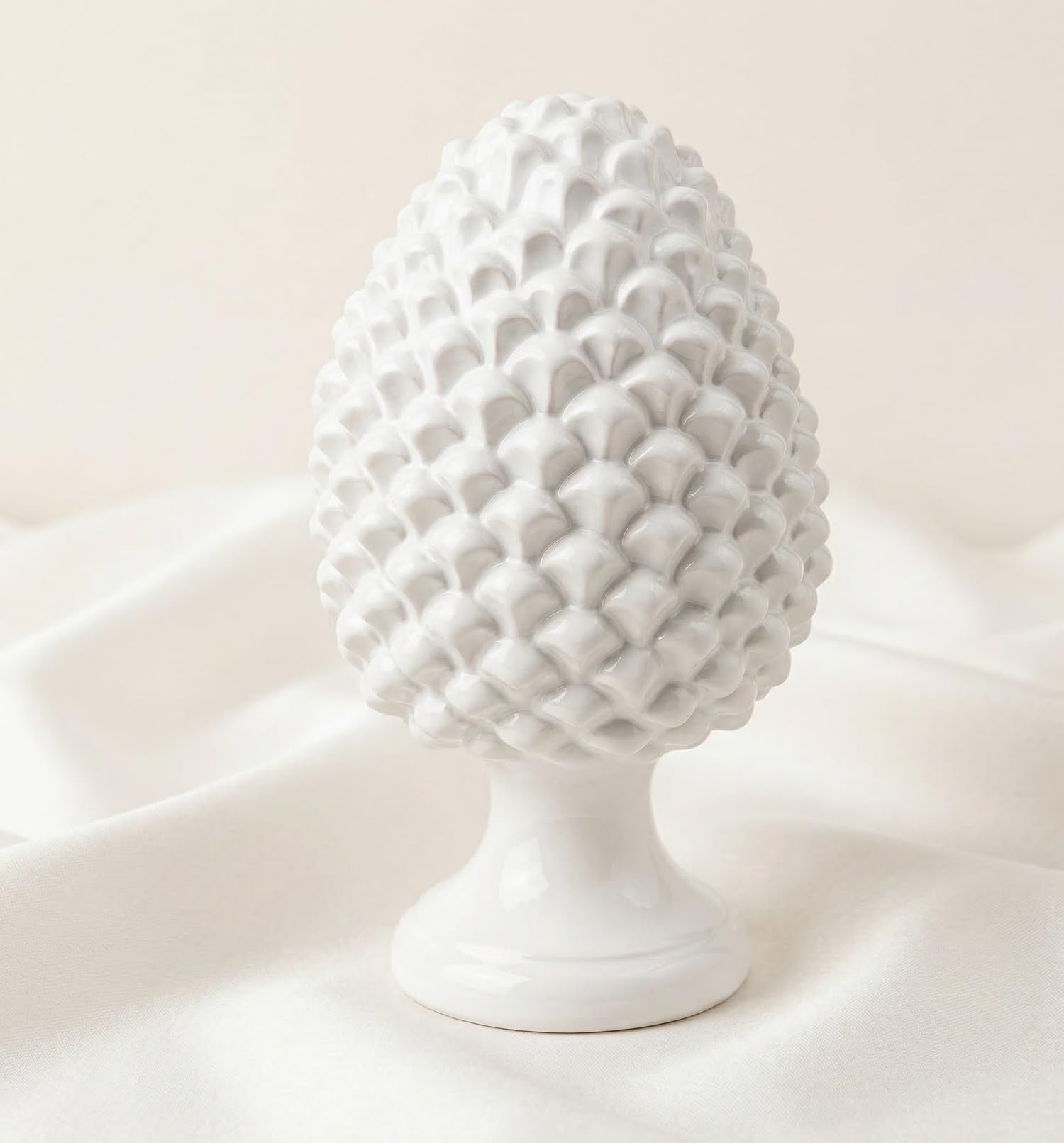 Pomme de pin en céramique ILAB idée cadeau déco faite main