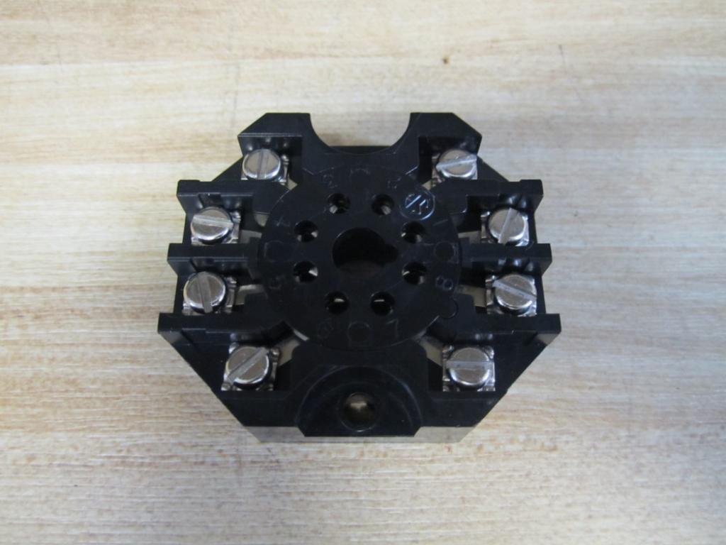RB08-PC 10 AMP, 600 V, 8 PIN, Black, DPDT, OCTAL, Panel Mount, Relay Socket, Screw Termination