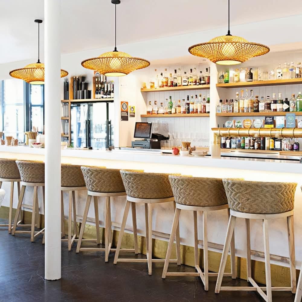 Plecione bambusowe zawieszki, inspirowane Chinami lampy wiszące do restauracji i restauracji, dekoracyjny żyrandol w stylu Wabi-Sabi do salonu, biura, hotelu, sklepu lub handlu