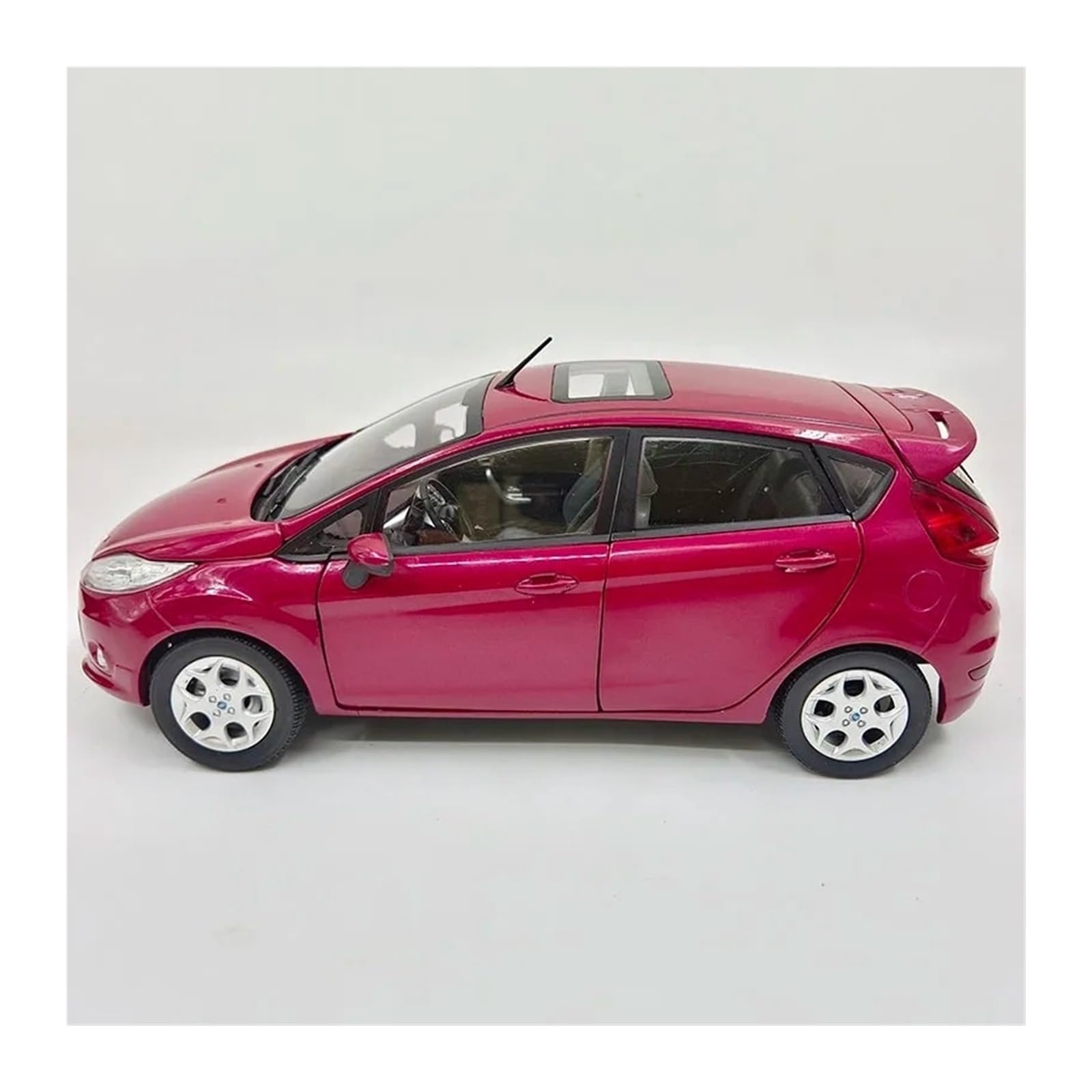Modellino Di Auto In Lega Di Zinco Collezione Di Souvenir Giocattoli E Regali Per Parenti E Amici Del Modello Di Auto In Lega Per Ford 2011 In Scala 1:18 Modellino Di Auto Pressofuso