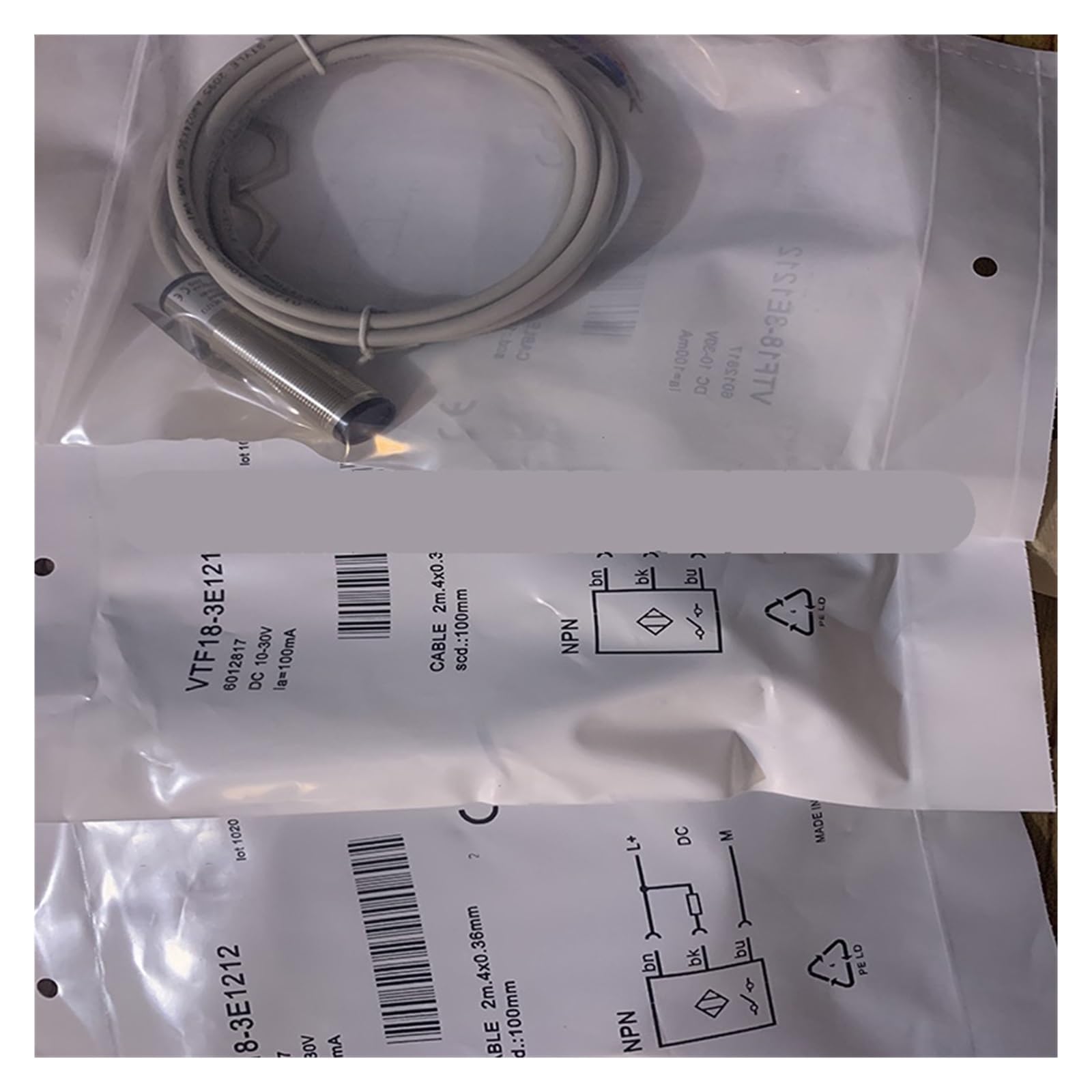 TPKMVGAP 1pcs photoelectric switch sensor VTF180-2P42417 VTF180-2N42417 VTF18-4P1212 VTF18-3F1112 VTF18-3E1112(VTF18-3E1112)