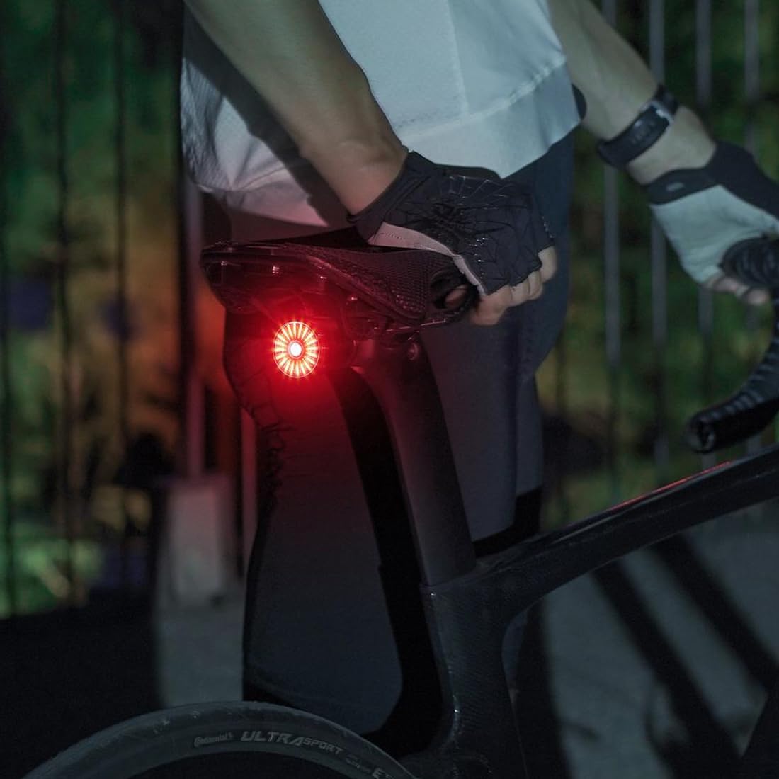 GXGM Luce posteriore per bicicletta, luce posteriore intelligente attivata dal freno, grado di impermeabilità IPX6, batteria ad alta capacità e lunga durata, cinque modalità. - 5