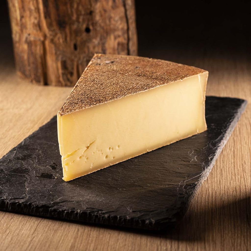 Abondance AOP Fermier - 1Kg - Fromage Traditionnel Savoyard au lait cru - Pâte préssée cuite affinée 8 mois - Goût Fruité et Noisetté - Texture souple - Idéal fondue, raclette, gratins et en plateau.