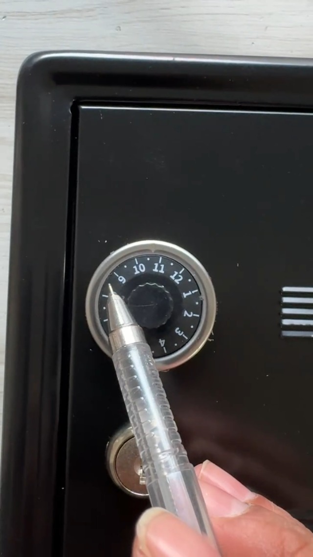 Amazon.com : Joyzan Metal Piggy Bank, Mini Safe Coin Cash Locking