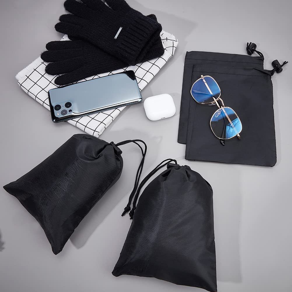 NBEADS 12pz Sacchetti con Coulisse in Poliestere, Sacchetti di Nylon Nero 19.5x15.5 cm Sacchetti di Immagazzinaggio Sacchetti Regalo A Levetta Sacchetti per Gioielli da Viaggio A Casa per Lo Sport