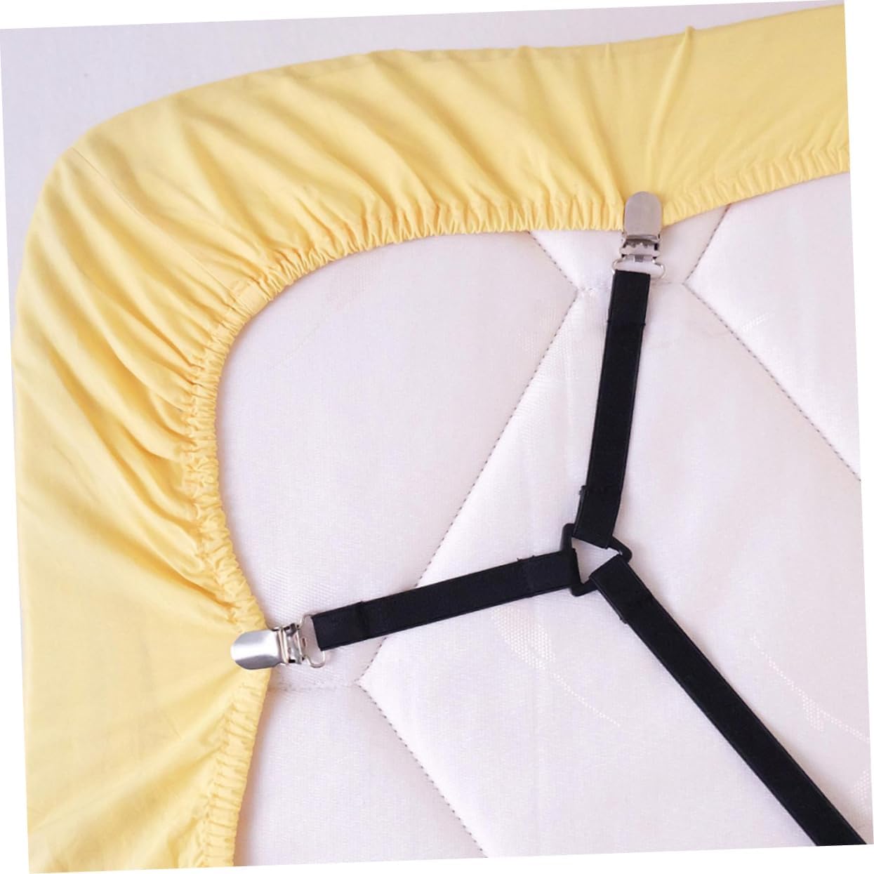 2pcs Bed Sheet Fasteners -Skid Clasp Elasticized Buckle Clips for Bedspreads and Tablecloths Keep Secure and Tidy Black