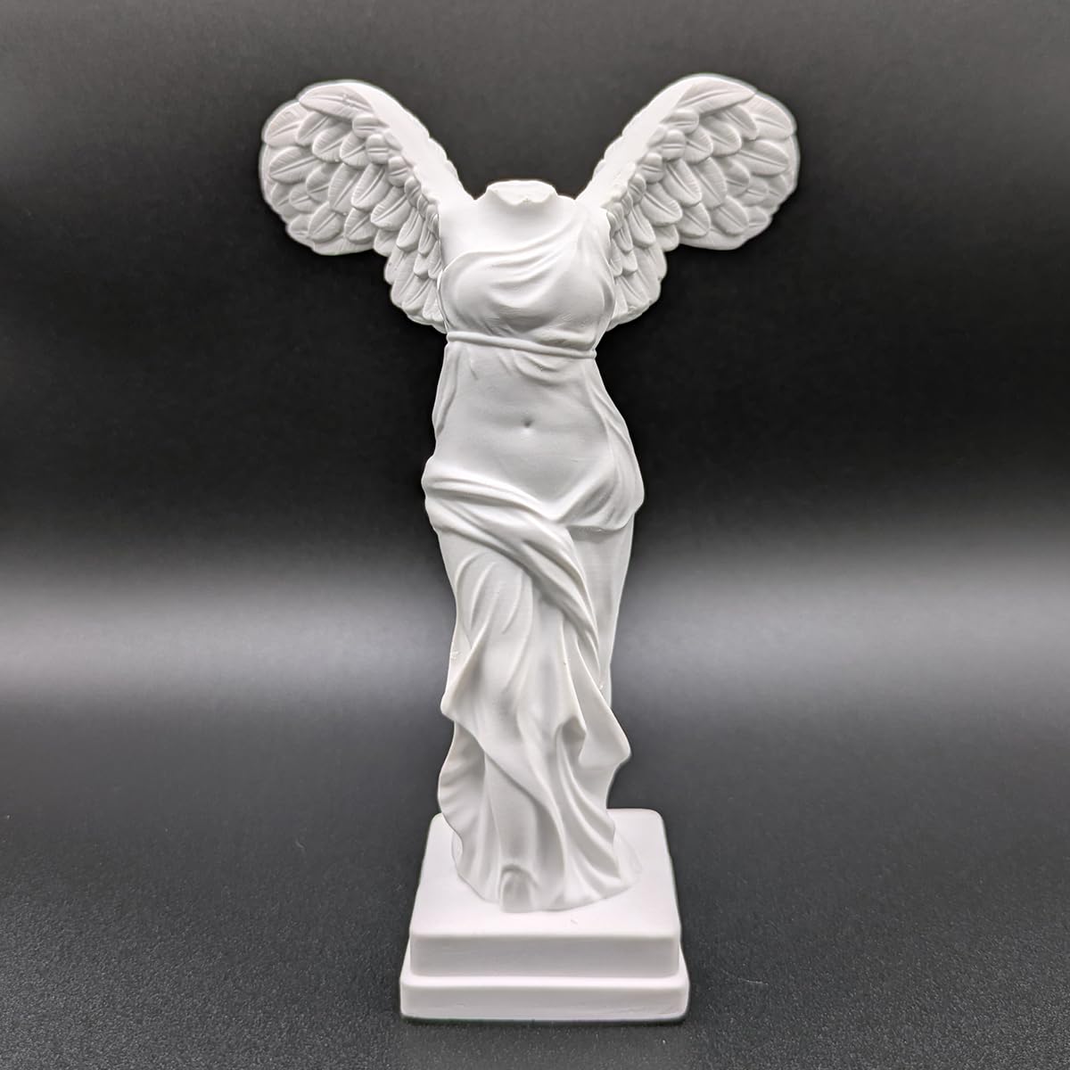 Amazon.co.jp: サモトラケのニケ 石膏像風 フィギュア ルーブル美術館