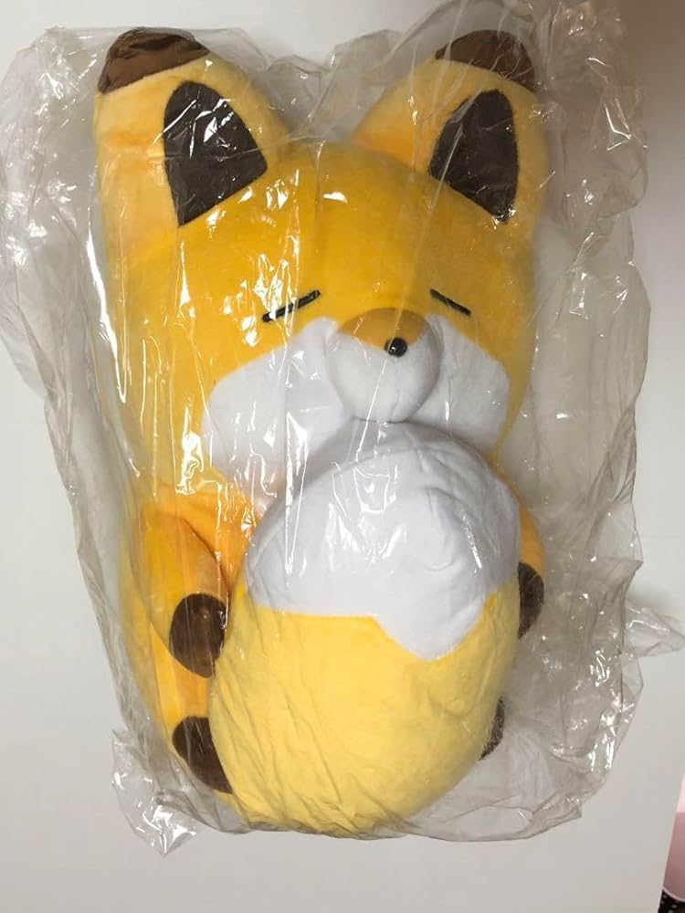 タヌキとキツネ もちっとぬいぐるみ しっぽ抱きかかえタヌキ＆キツネ セット Amazon.co.jp: タヌキとキツネ もちっとぬいぐるみしっぽ抱き